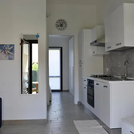 Дом отдыха Bilocale Mimosa 80 M Dalla